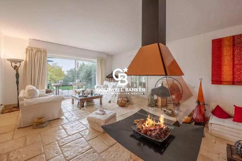 Maison - 312 m² - 6 pièces