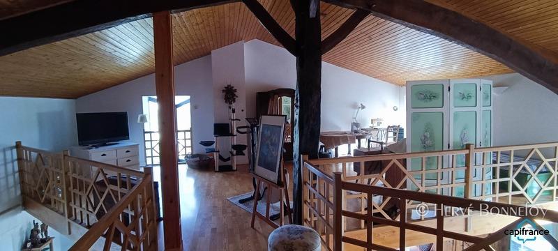 Maison - 220 m² - 11 pièces