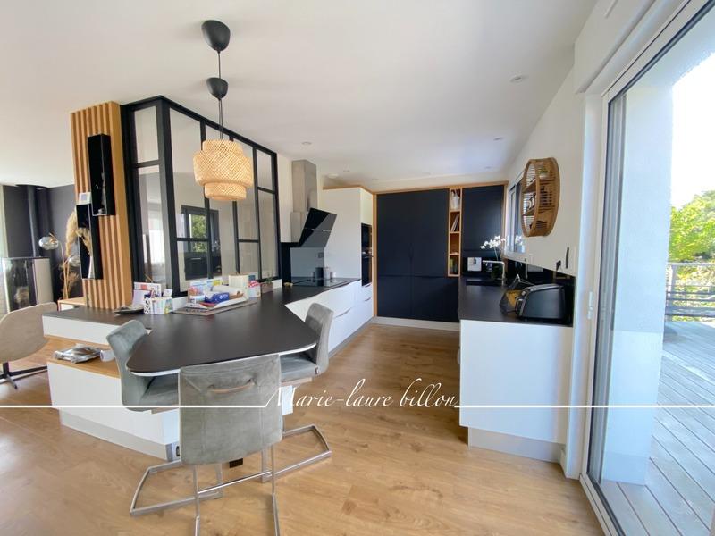 Maison - 140 m² - 5 pièces