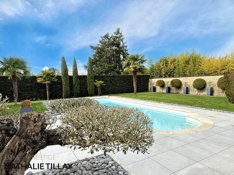 Maison - 196 m² - 6 pièces