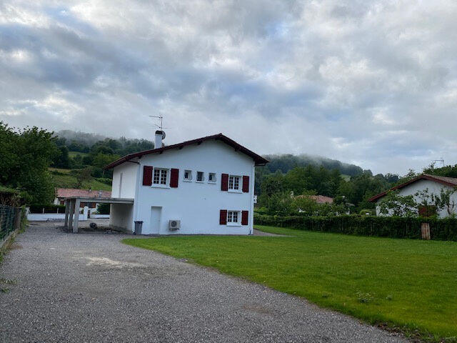 Appartement - 90 m² - 4 pièces