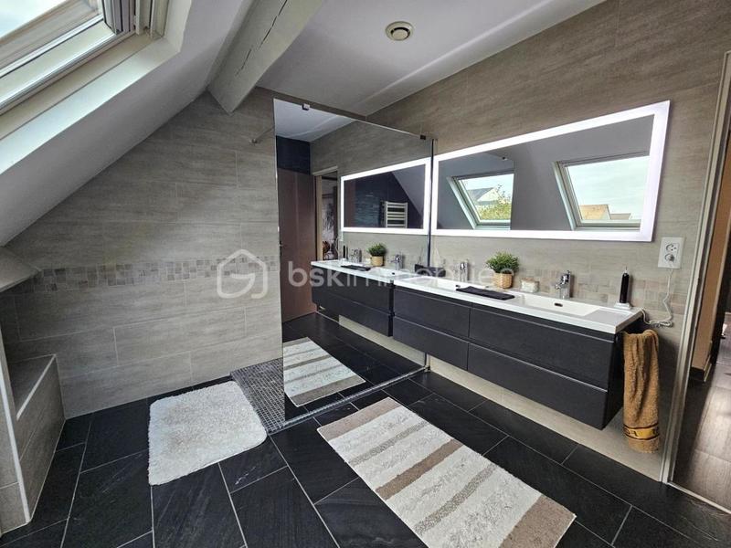 Pavillon - 150 m² - 6 pièces