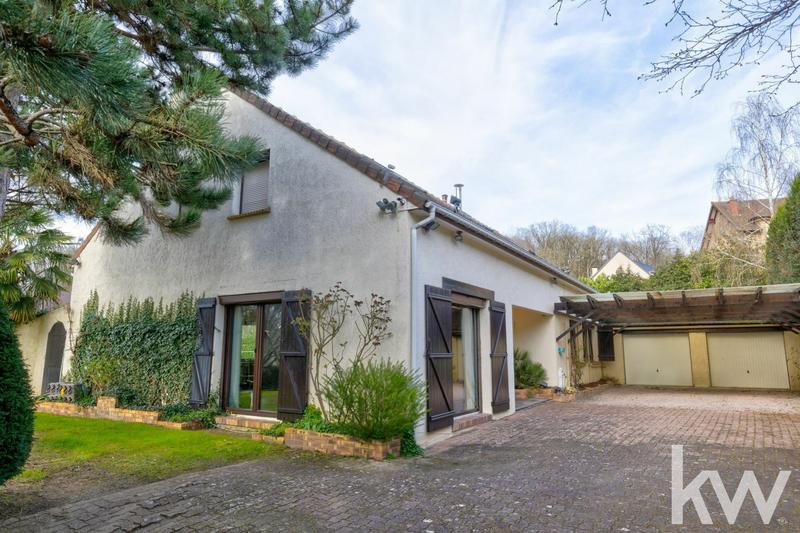 Maison - 288 m² - 12 pièces