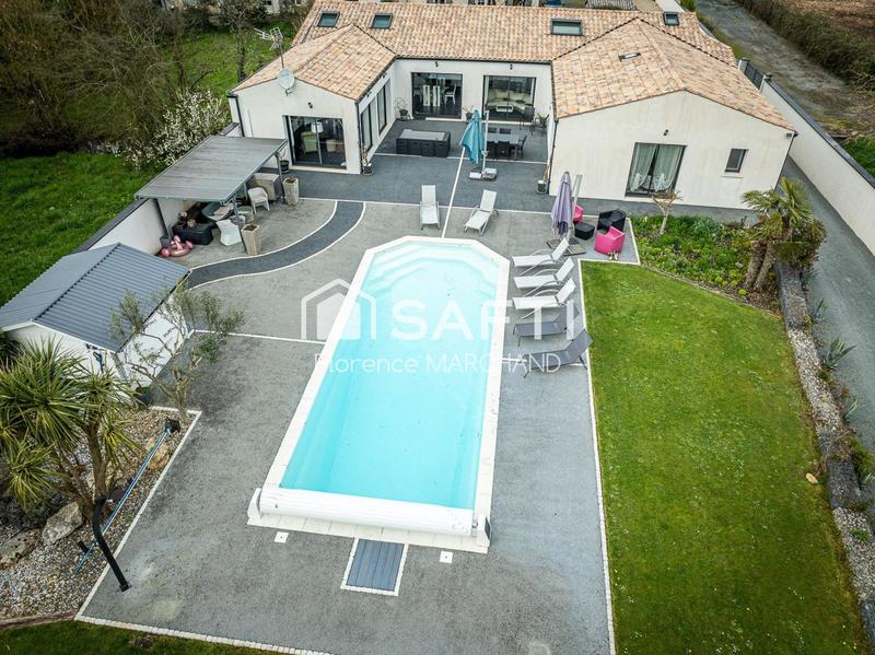 Maison - 196 m² - 6 pièces