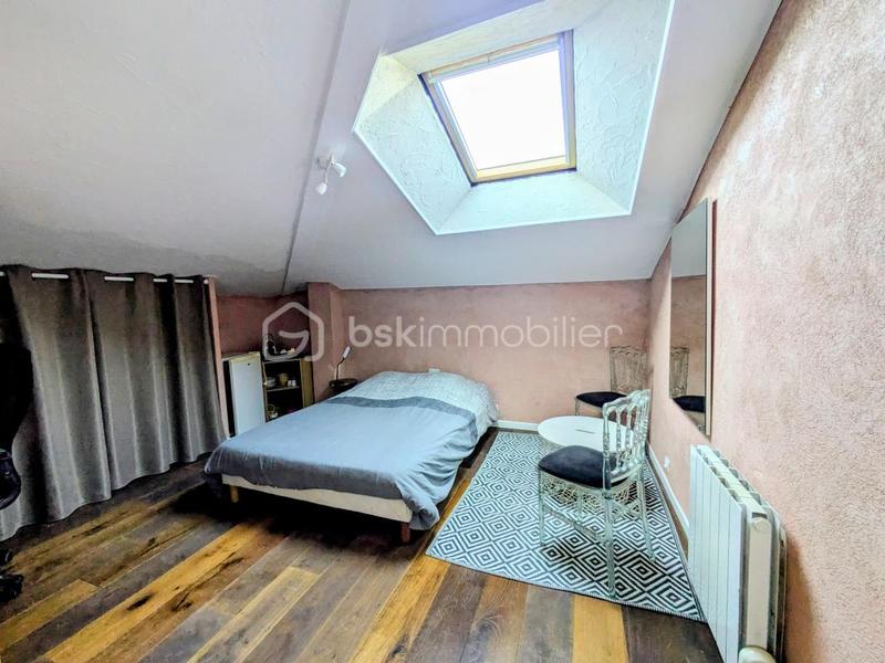 Maison - 196 m² - 8 pièces