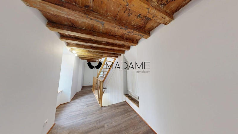 Appartement - 95 m² - 6 pièces