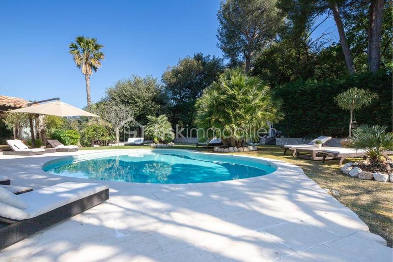 Propriété - 490 m² - 10 pièces