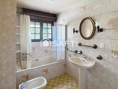 Maison - 140 m² - 5 pièces