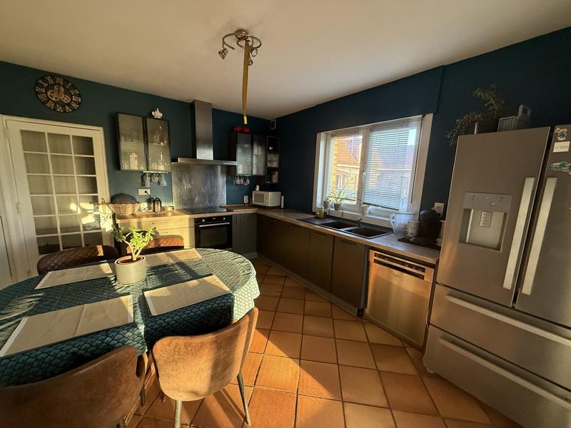 Maison - 200 m² - 6 pièces