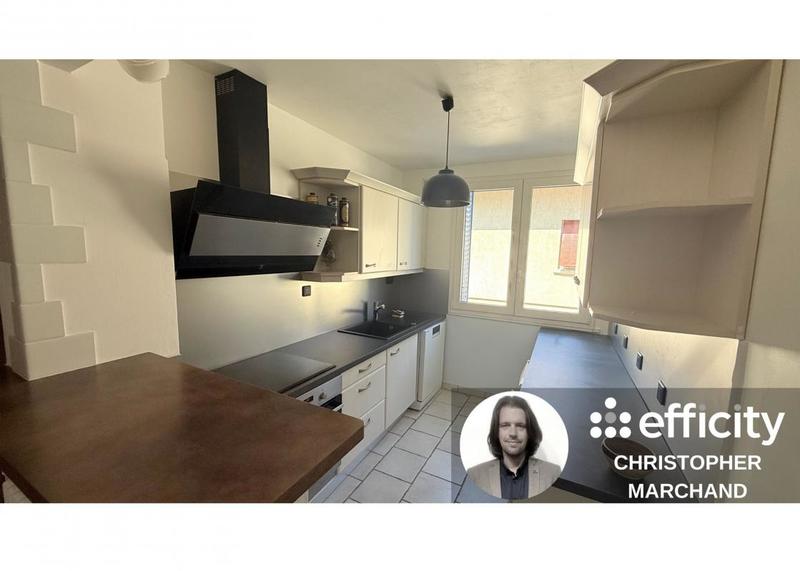 Maison - 198 m² - 8 pièces