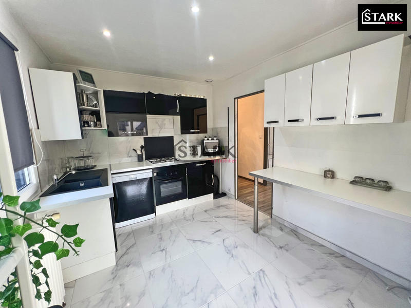 Maison - 170 m² - 8 pièces