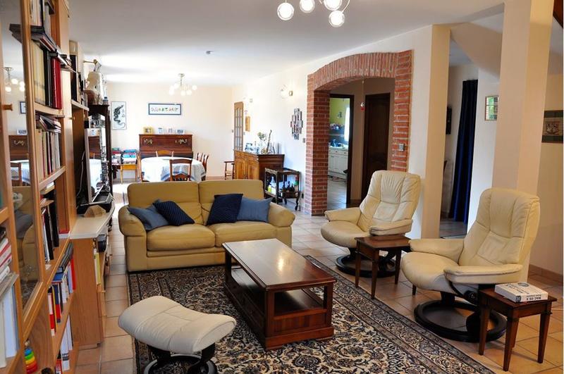 Maison traditionnelle - 240 m² - 8 pièces