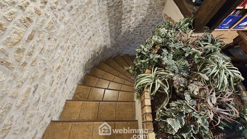 Maison - 180 m² - 6 pièces