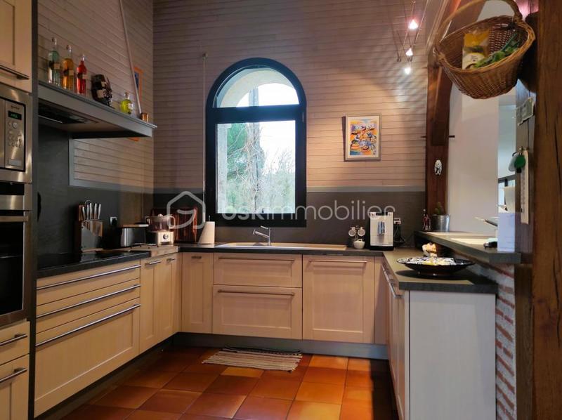 Moulin - 193 m² - 6 pièces