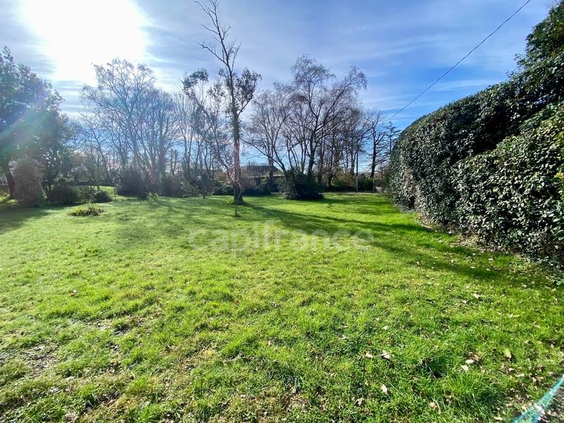 Terrain constructible - 800 m²