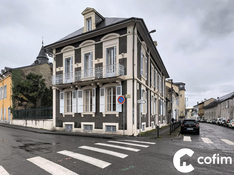 Maison - 380 m² - 14 pièces