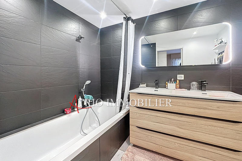 Appartement - 94 m² - 4 pièces