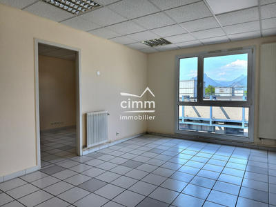 Local d'activités - 59 m² - 3 pièces