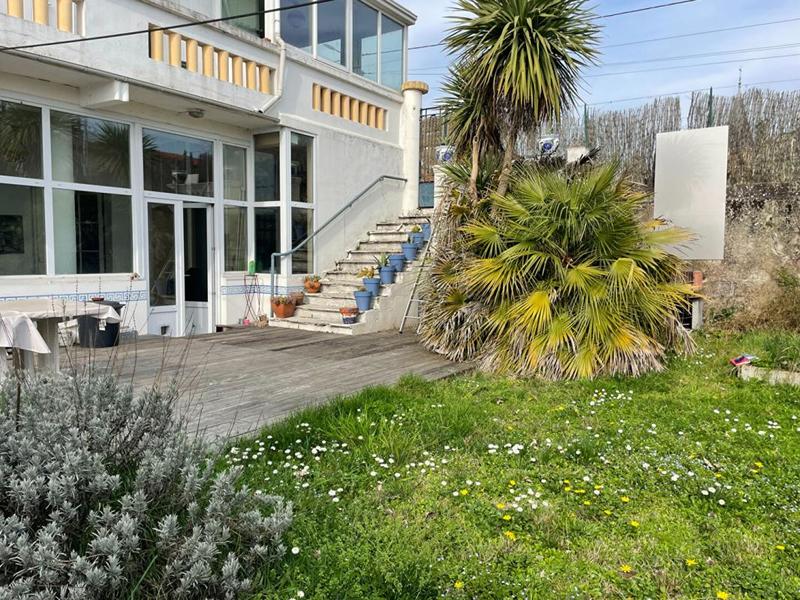 Maison - 213 m² - 10 pièces