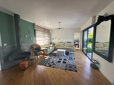 Maison - 137 m² - 6 pièces