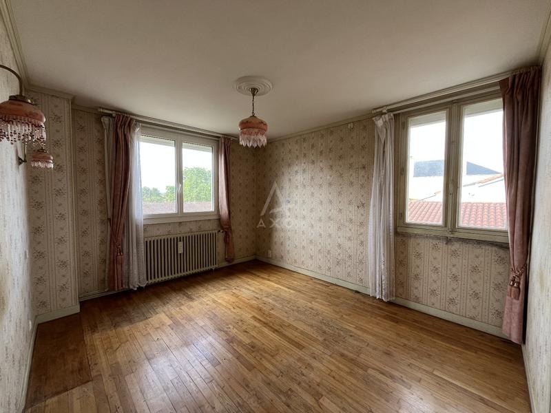 Maison - 195 m² - 7 pièces