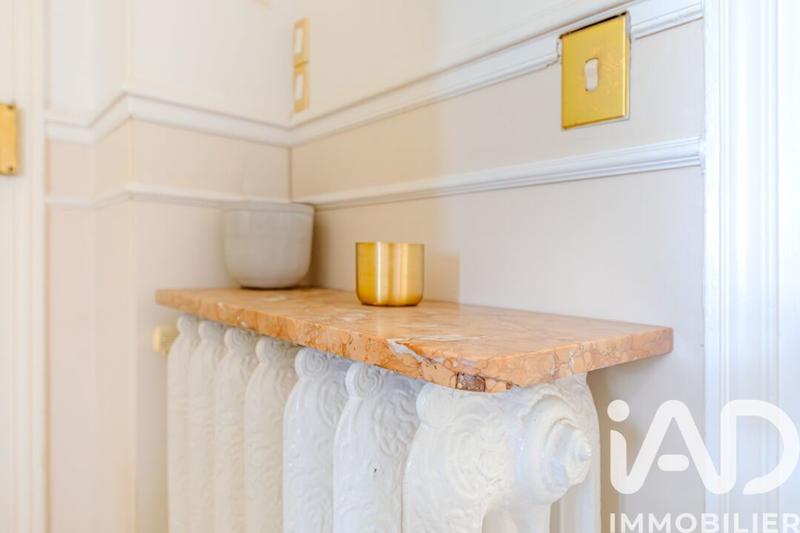 Maison - 210 m² - 11 pièces