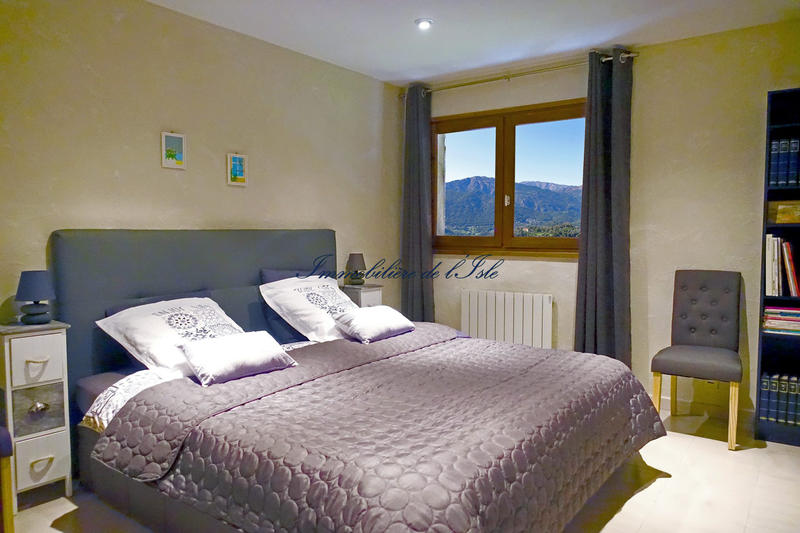 Maison - 327 m² - 11 pièces