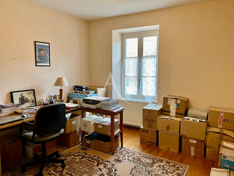 Maison - 200 m² - 9 pièces