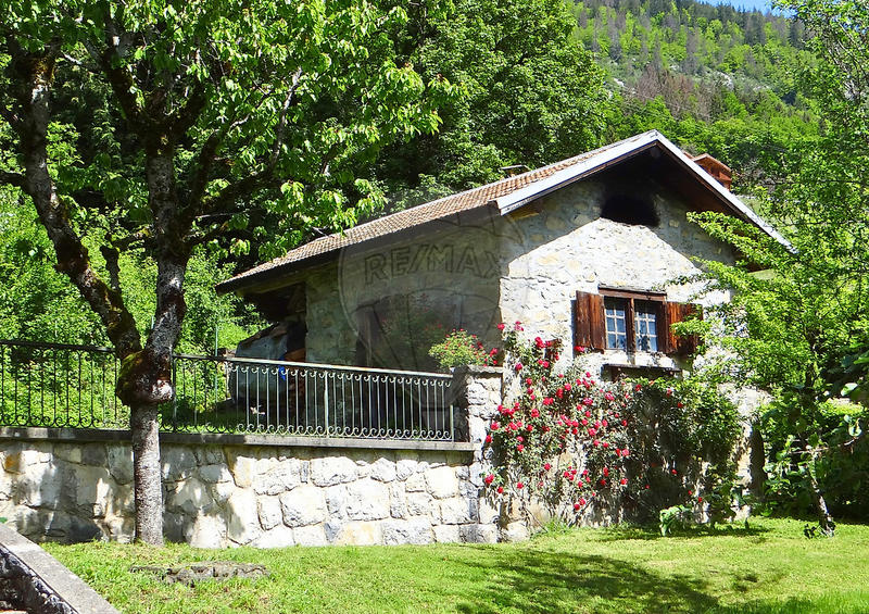 Maison - 236 m² - 10 pièces