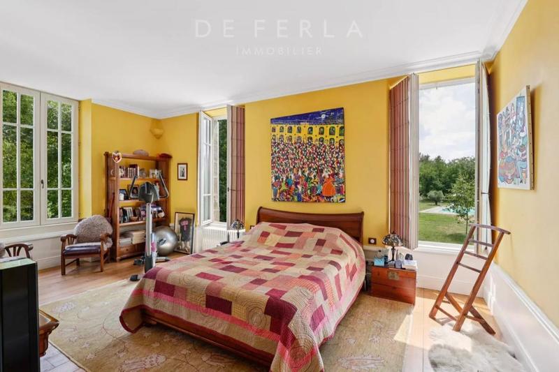 Château - 800 m² - 11 pièces