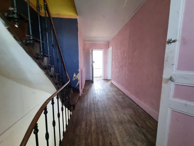 Maison - 187 m² - 8 pièces