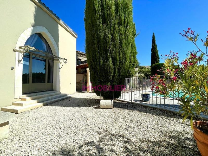 Maison - 415 m² - 14 pièces