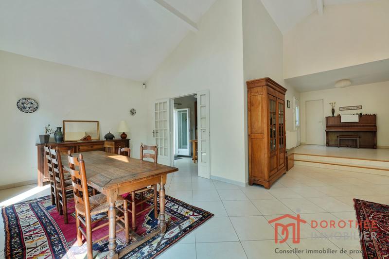 Maison - 141 m² - 8 pièces