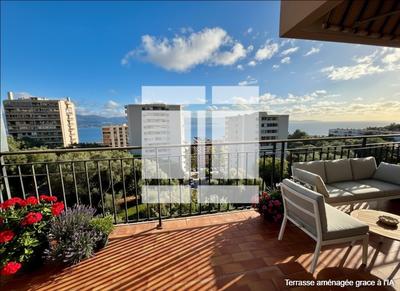 Appartement - 80 m² - 3 pièces