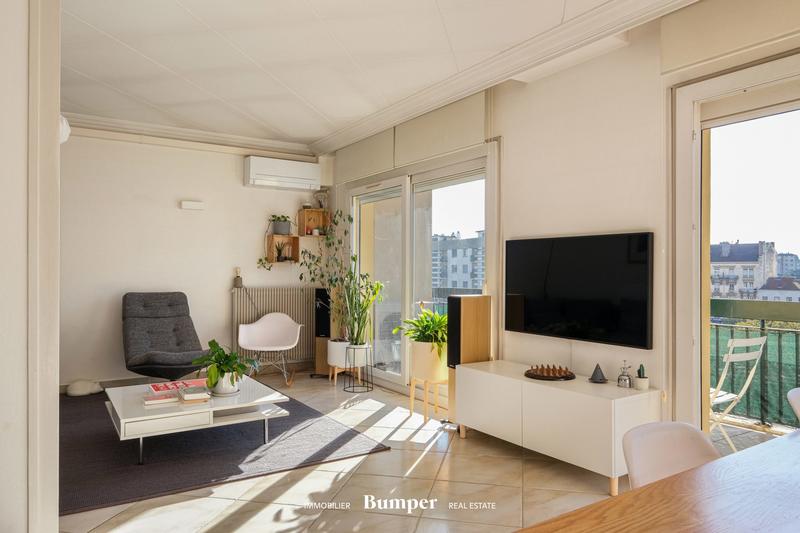 Appartement - 94 m² - 4 pièces