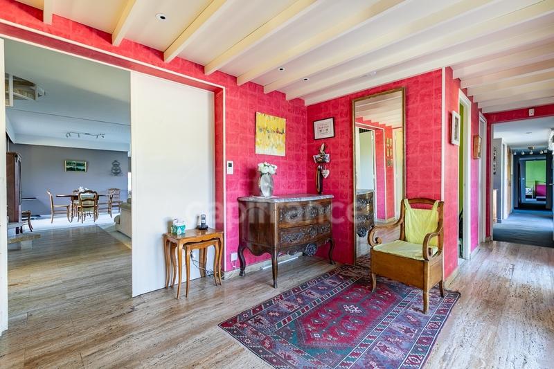 Villa - 320 m² - 9 pièces