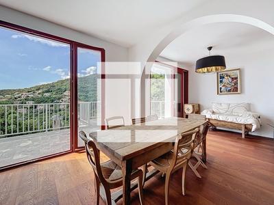 Villa - 200 m² - 9 pièces