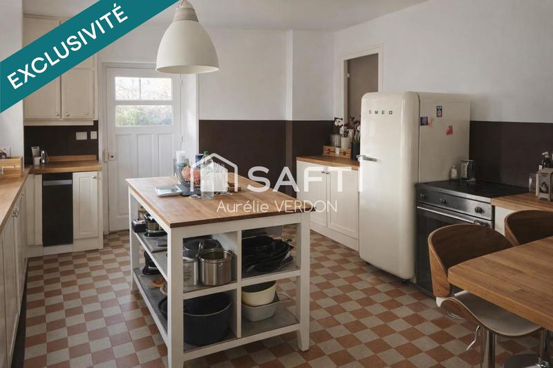 Maison - 230 m² - 7 pièces