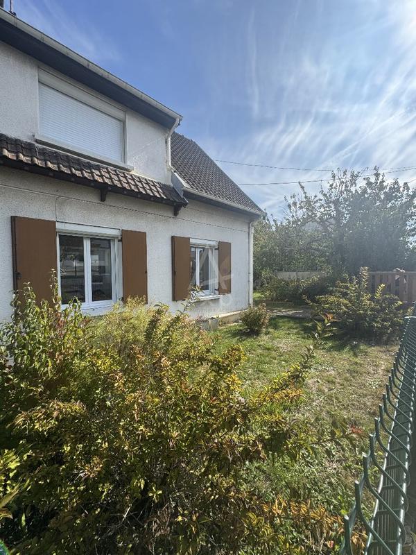 Maison - 90 m² - 4 pièces