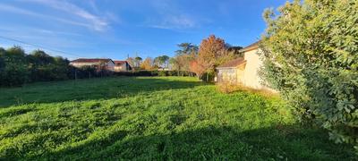 Maison - 1 m² - 6 pièces