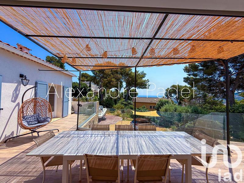 Maison - 270 m² - 10 pièces