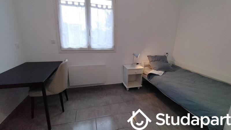 Chambre - 12 m² - 1 pièce