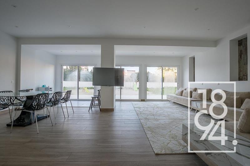 Maison - 280 m² - 7 pièces