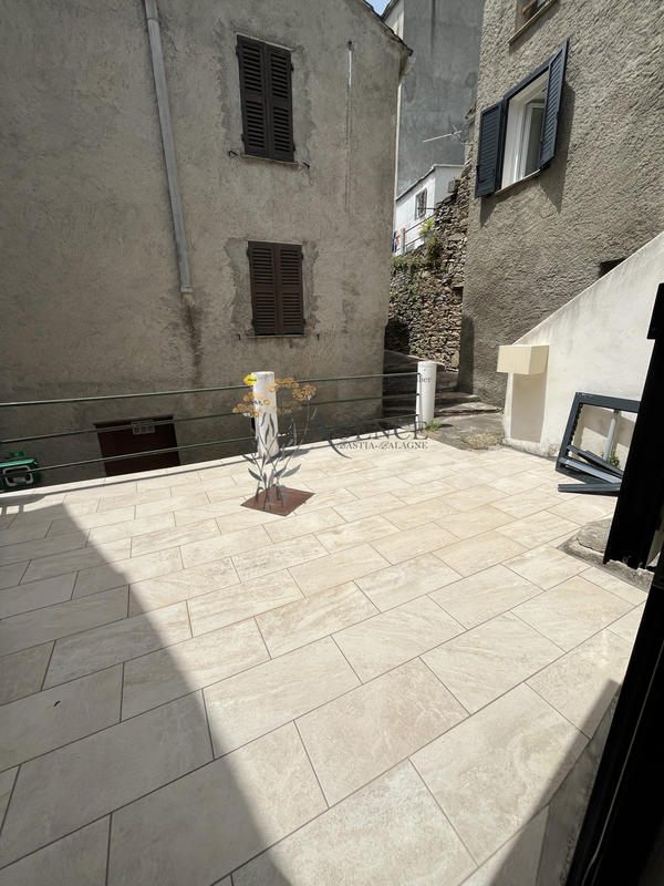 Appartement - 84 m² - 4 pièces