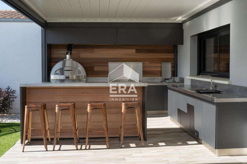 Maison - 202 m² - 6 pièces