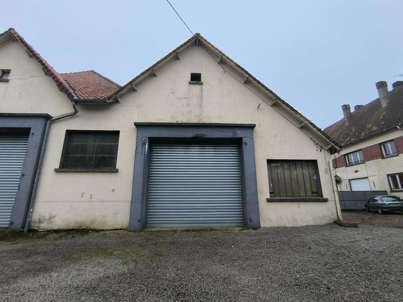 Local commercial - 170 m² - 13 pièces