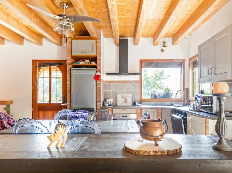 Maison - 180 m² - 8 pièces