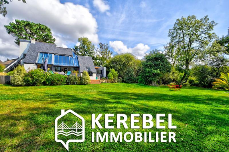 Maison - 230 m² - 7 pièces