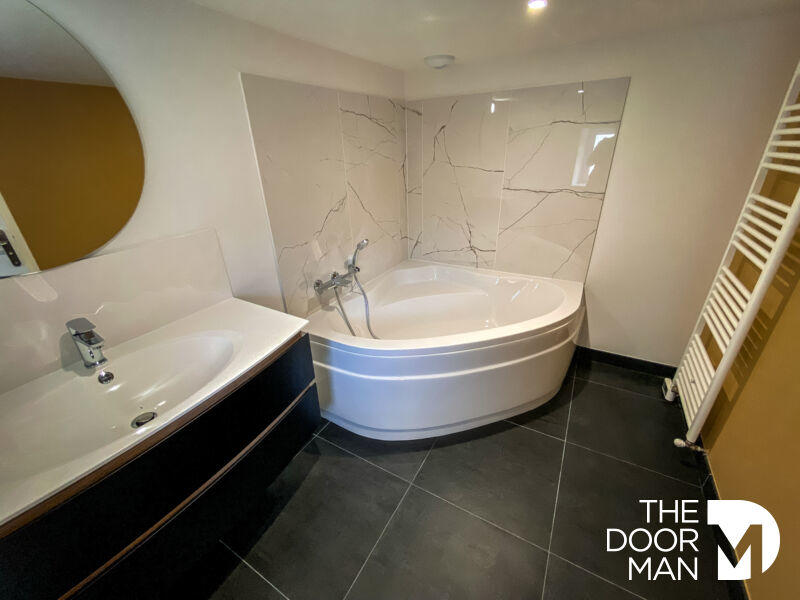 Maison - 168 m² - 8 pièces