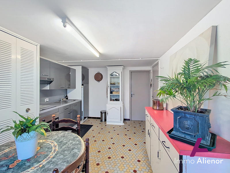 Maison traditionnelle - 160 m² - 6 pièces